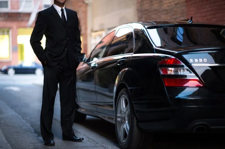 driver waiting executive car service